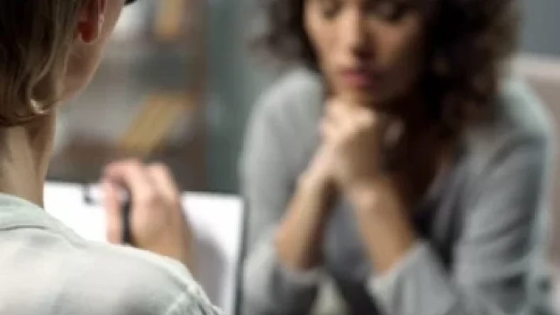 Con nota sobre formación en salud mental