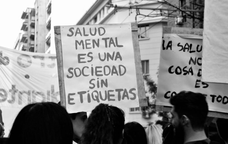 Dossier de salud mental: ¿Cómo contar el cuidado en tiempos de castigo?