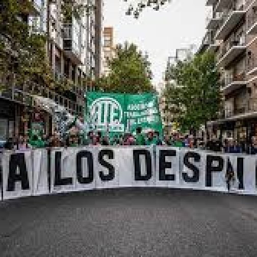 La motosierra eliminó el 19,3% de los puestos de trabajo en la administración pública