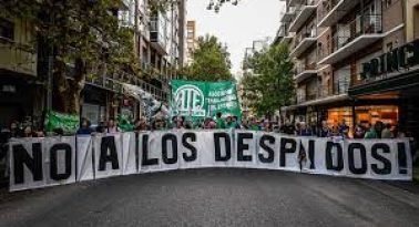 La motosierra eliminó el 19,3% de los puestos de trabajo en la administración pública