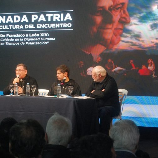 La Iglesia insiste en “la política como la forma más alta de caridad” en un encuentro con dirigentes