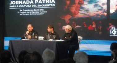 La Iglesia insiste en “la política como la forma más alta de caridad” en un encuentro con dirigentes