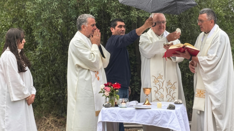 A través de una declaración que lleva la firma de ocho obispos católicos de la Patagonia, la Iglesia Católica denunció trabas a la participación en las audiencias públicas por la reforma a la ley de glaciares, responsabilizó a la dirigencia política y empresarial por los obstáculos, y advirtió sobre las presiones económicas, laborales e incluso afectivas.