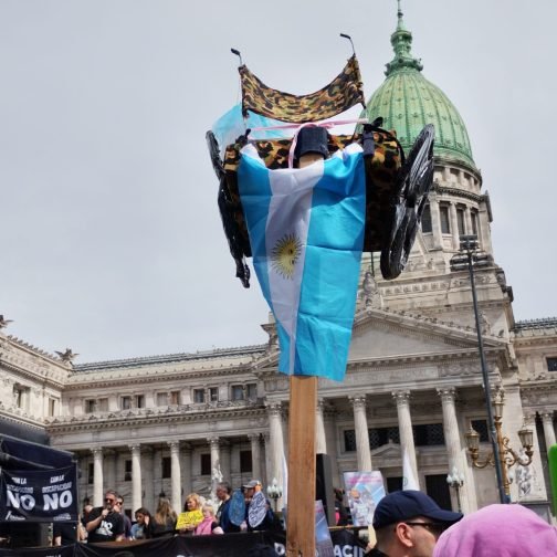 “La vergüenza tiene que cambiar de bando”: marcha en el Congreso por discapacidad y endeudamiento 