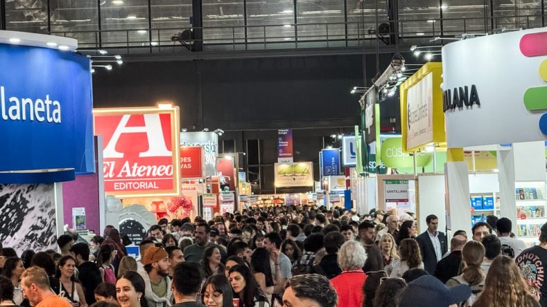 La Feria del Libro como “oasis”: ventas que desafiaron la crisis y auge de la ficción femenina