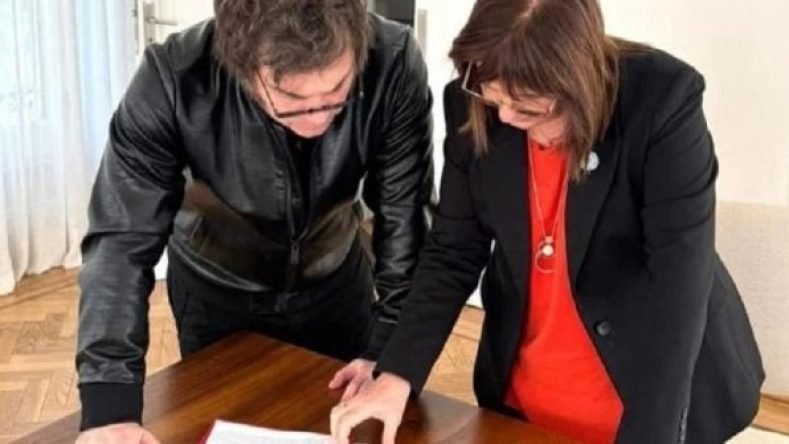 Milei-Bullrich-Loan-696x335