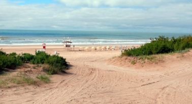 ¿Por qué la arena de la Costa Atlántica argentina quema más que la del Caribe?