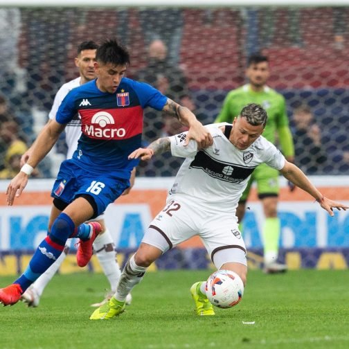 Llamada internacional… para saber del fútbol local