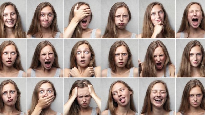 Esta imagen muestra un collage de fotografías que recopilan una amplia variedad de expresiones faciales y estados emocionales de una persona. [1] (https://www.shutterstock.com/image-photo/different-expressions-on-girls-face-1026933247)