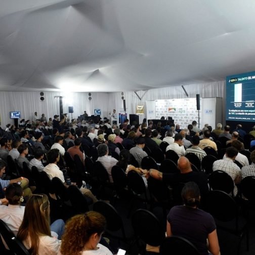 Los contratistas rurales hicieron su primera cumbre en Expoagro