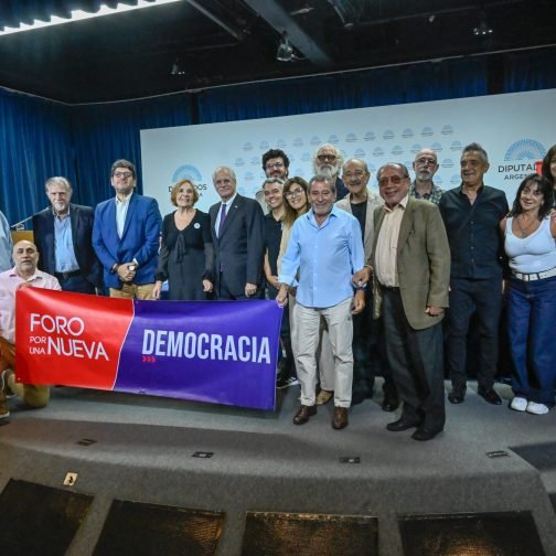 Proponen un gran acuerdo democrático para enfrentar a Milei en 2027