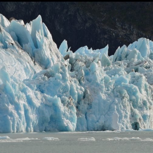 Ley de glaciares y lo que ofrecen las postales del mundo