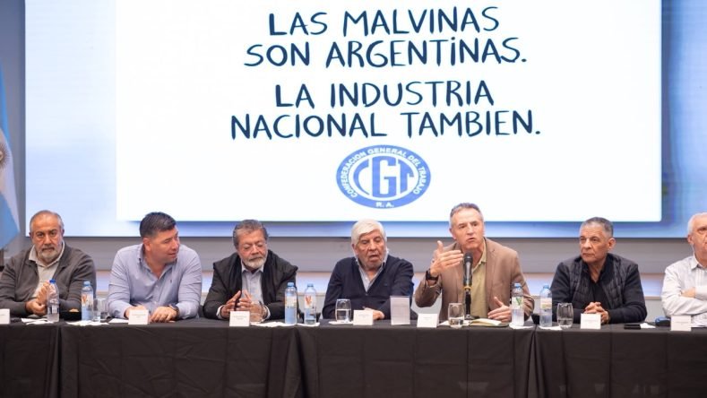Sindicatos preparan acciones antes de la llegada del Papa León XIV