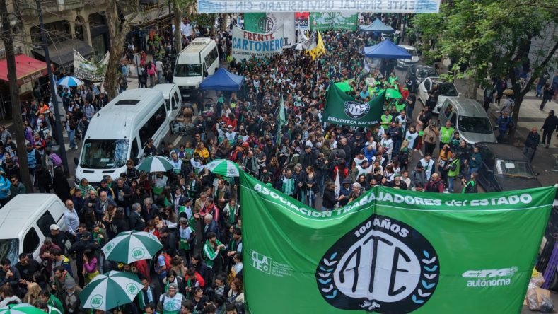 Los sindicatos se sumaron a la marcha federal universitaria