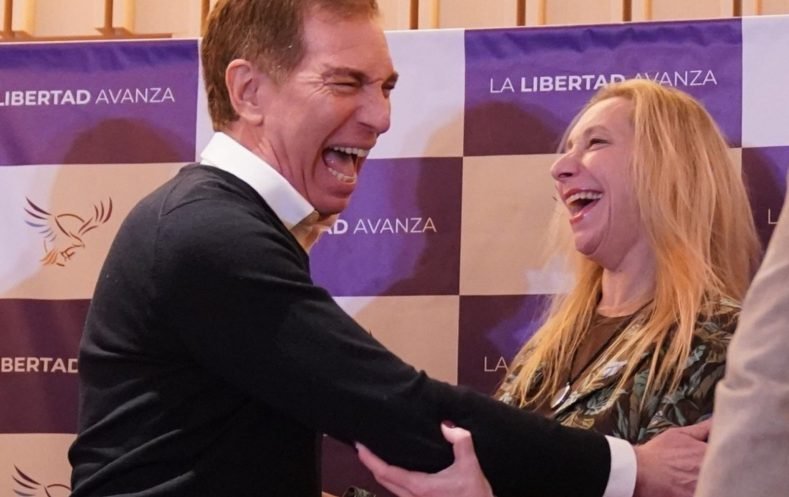Karina Milei dice que “tienen que ganar todos” pero desde ARCA presiona y embarga a las pymes