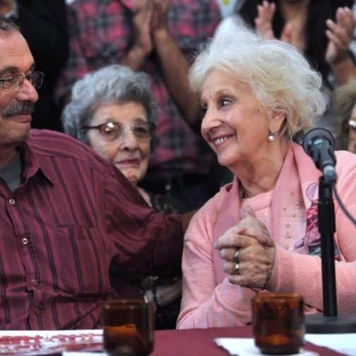 Abuelas de Plaza de Mayo denuncia que el gobierno de Milei frenó la búsqueda de nietos apropiados en el exterior