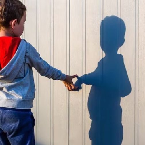 Amigo imaginario en niños: cuándo es normal y cuándo preocuparse