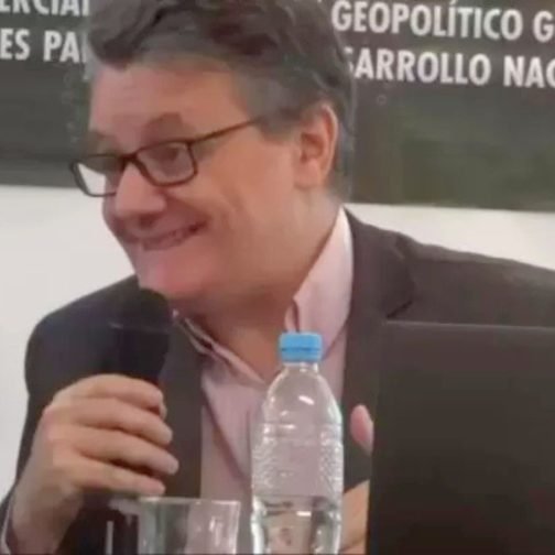 Peores ingresos y economía en dos direcciones