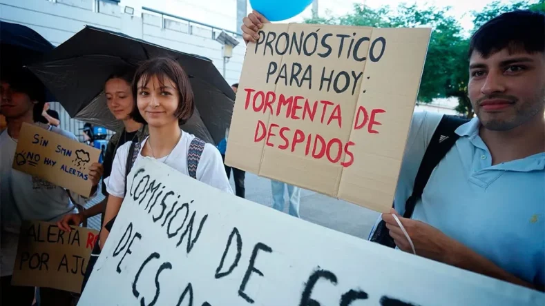 Imagen ilustrativa de empeados del servicio meteorológico nacional