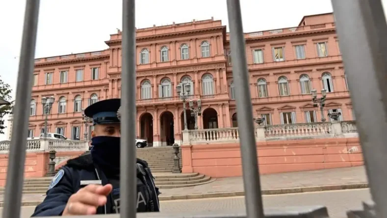 Imagen de ilustrativa de guardia y de fondo Casa Rosada
