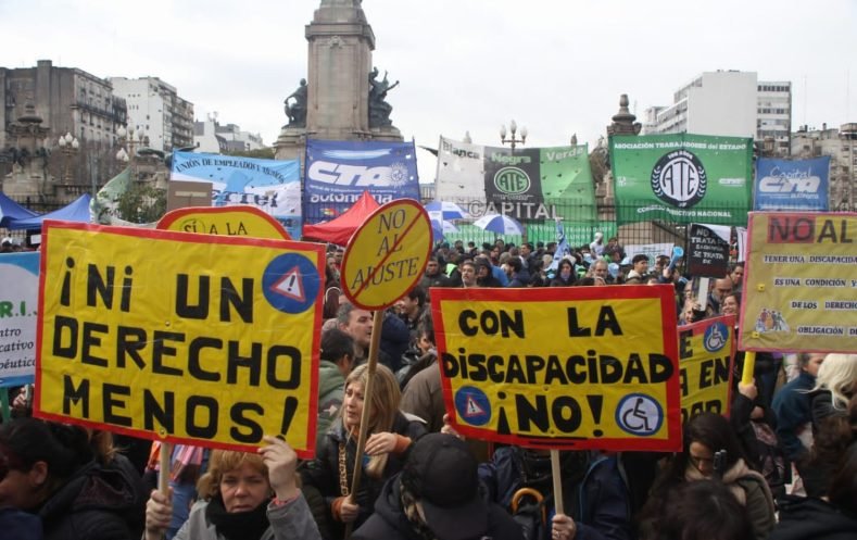 Duro reclamo contra el gobierno de Milei: denuncian una “política de destrucción” contra el sector de discapacidad