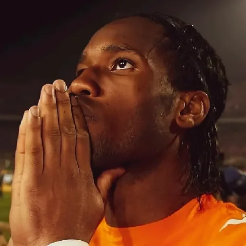 Cuando el fútbol fue más fuerte que los fusiles: la historia de Didier Drogba