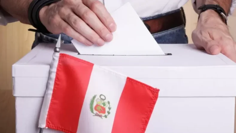 Imagen ilustrativa de urna de votación por elecciones en Perú
