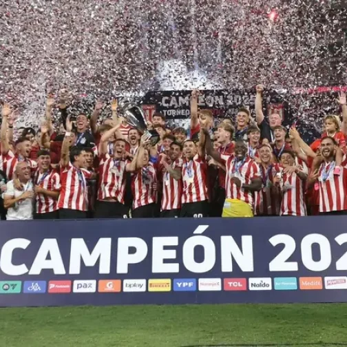 Del infierno a la gloria: Estudiantes ganó por penales y amargó a Racing