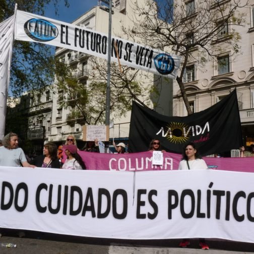 Feminismos y deudas: la organización como respuesta  al autoritarismo financiero 