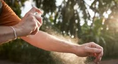 Verano: cinco mitos sobre el sol, el sueño y el repelente