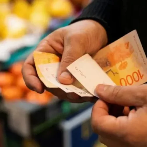 Sigue cayendo el consumo masivo