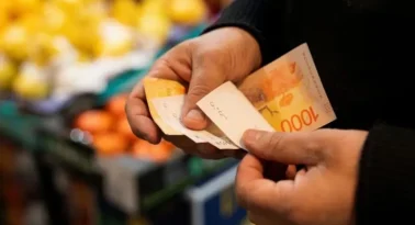 Sigue cayendo el consumo masivo