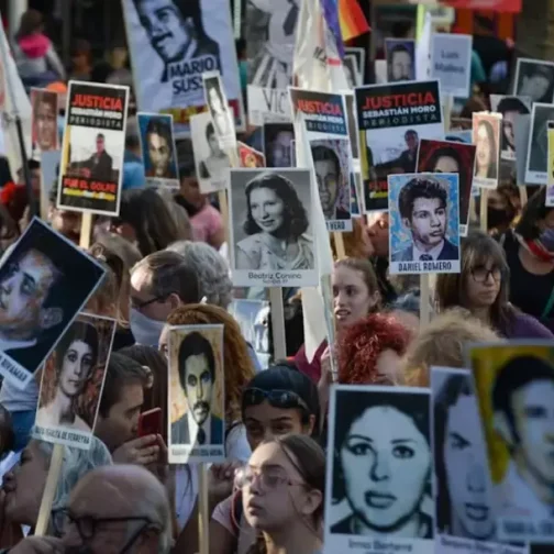 Las voces que rompen el silencio en tiempos de crueldad