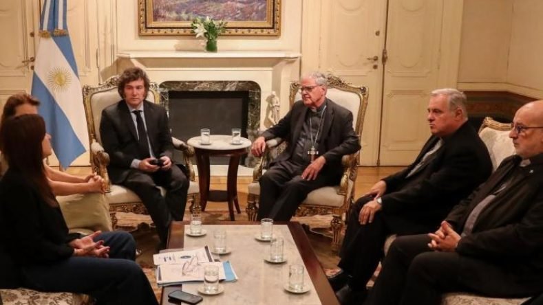 los-obispos-visitaron-al-presidente-milei-y-dialogaron-sobre-la-realidad-del-pais-rAZT