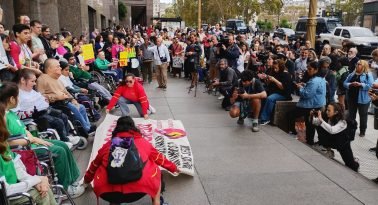 Discapacidad se movilizó al Ministerio de Economía para exigir “respuestas urgentes”