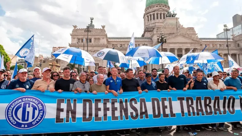 multimedia.normal.9786defd18e1b587.bm9ybWFsLndlYnA=