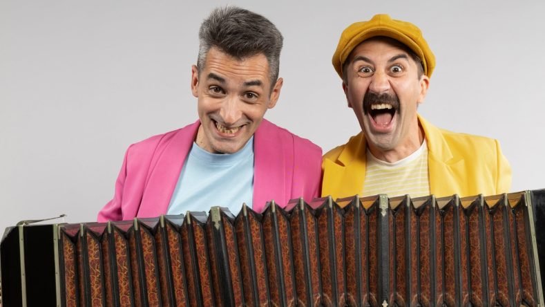 Esta imagen muestra a los integrantes de la banda infantil argentina Nilocos.