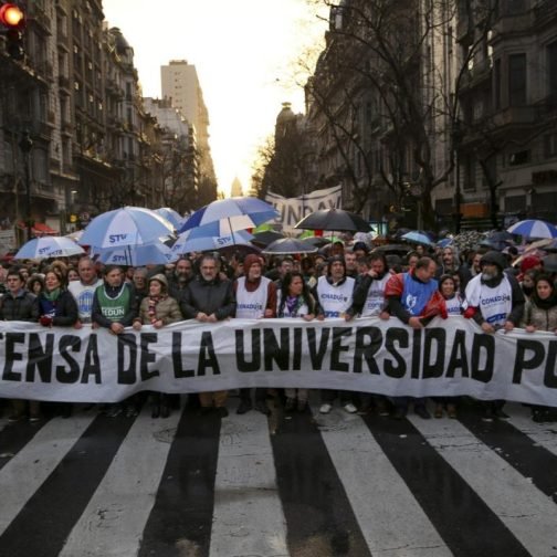 Paro universitario en reclamo de mejoras salariales