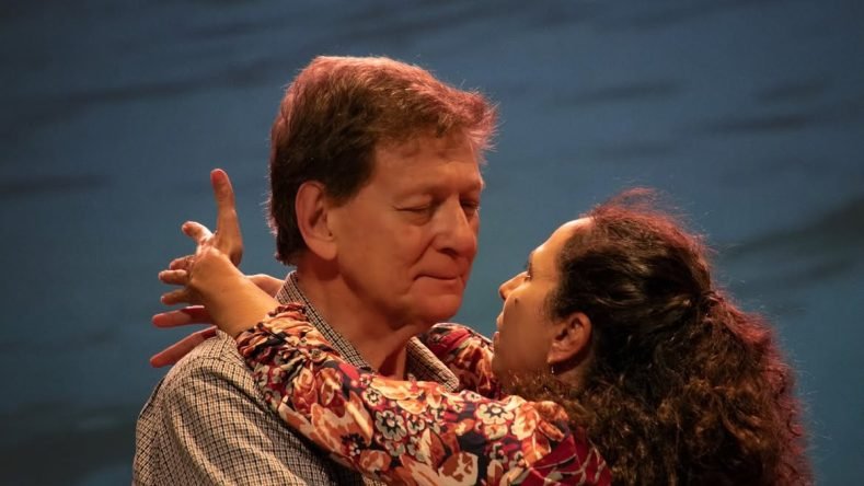 Esta imagen muestra a los actores Petra Martínez y Juan Margallo, quienes compartieron una larga vida profesional y personal.