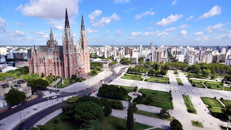 plaza-moreno-catedral-aire-libre-plazas-1