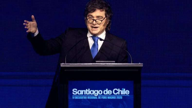 El presidente argentino Javier Milei participó en septiembre de 2026 en el V Encuentro Regional del Foro Madrid, celebrado en Santiago de Chile. Durante su intervención, defendió el rumbo económico de su administración, cuestionó a sectores de la izquierda y desmintió rumores sobre su estado de salud. [1] (https://www.instagram.com/p/Dc3ad6ZR0ss/), [2] (https://www.infobae.com/politica/2026/09/03/javier-milei-hablo-sobre-su-salud-inventaron-que-estaba-infartado/)