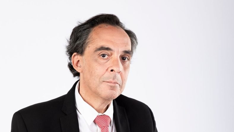 Raúl Gustavo Ferreyra: “El decreto de Milei va en la línea de demoler la democracia y restringir la participación”