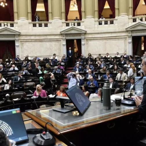 Guerra en Diputados: el oficialismo intenta blindar a Adorni y busca “pisar” la sesión opositora